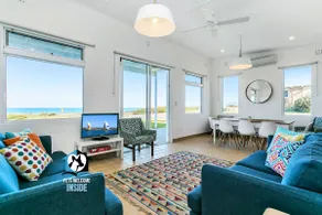 Cool & Funky Beach Shack with Million Dollar Views - Image 3