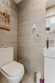 FABULOUS STUDIO in GUESTHOUSE at RANDWICK! - Image 3