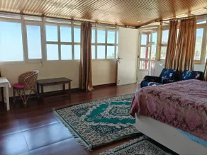 Studio room facing the Dehradun Valley - Image 4