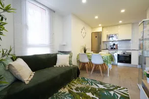 Quiet apartment with bikes and a PS4 - Image 2