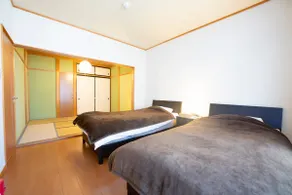 3-minute walk from Takayama Station | 5-minute walk from the old town | Entire house rental | Free parking | 7 people - Image 3