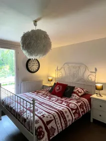 Cozy apartment with jacuzzi, terrace and garden - Image 3