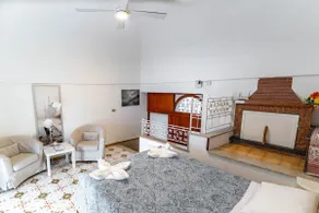 2 Story Suite “Carina” Excellent Central Location - Image 3