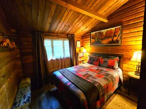 Woodsy Dream Cabin w/ Hot Tub & Wi-Fi - Image 4