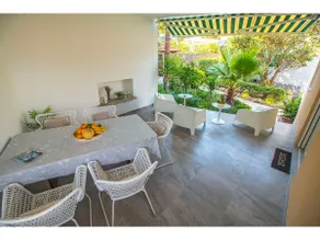 'Garden Residence' - the whole house just for you! - Image 3