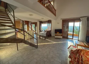 Viros Holiday House - Image 4