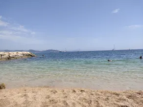 Beautiful, comfortable studio close to beach and shops - Image 3