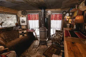Earth Knack Garden House: A unique, artful home. - Image 2