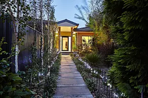All bedrooms have ensuite - Pool - Town 7 min walk - Image 4