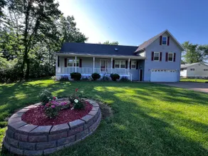 Enjoy Florida in Illinois; House on Island with Pool - Image 3