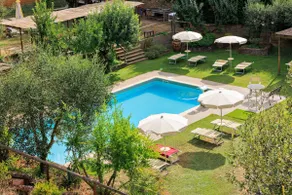 Loretta - Private holiday apartment with shared pool - Image 2