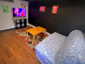 Fully private suite with yard, close to everything - Image 2