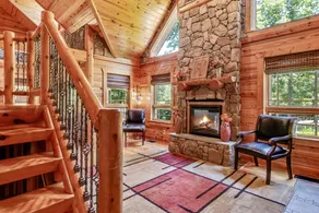 Custom Log Cabin 4bd 2.5 bath 5 miles to TIEC - Image 4