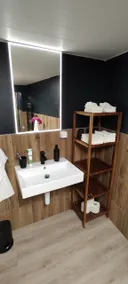 NEW Partially renovated quiet large apartment in Hohtenn - Image 2