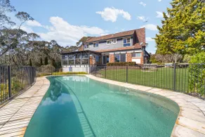 Holiday Home in Wentworth Falls • 6 Ensuites - Image 4