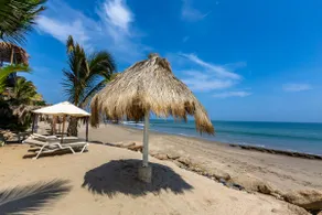 Spectacular Oceanfront flat Mancora, private cook - Image 5