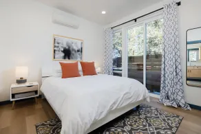 Central Modern Guesthouse with EV Charger - Image 4