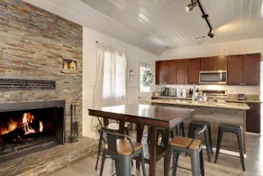 Pineda Pines: Cabin Minutes from The Village - Image 4