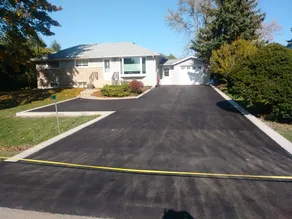 PRIVATE Apartment Mins to Hamilton Airport w/prkng - Image 3