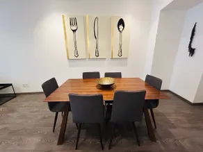 Nice apartment, great building and close to everything, W - Image 4