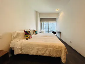 Nice apartment, great building and close to everything, W - Image 5