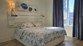Square-One Condo Amazing View (accommodates 6) - Image 4