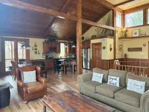 Beautiful home/wooded/WIFI/Hot tub/Firepit - Image 4