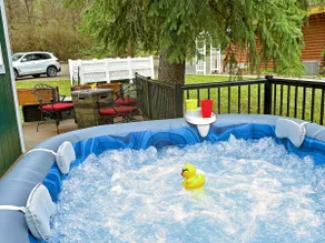 WATER FRONT- Cozy Country Home SPA, Pristine Lawns, wildlife & trails to Explore - Image 3