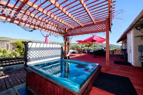 Gr8View-LrgDeck-BBQ-Spa-PoolTable-2xOven-Sleeps12 - Image 5