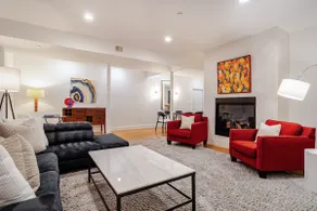 Stylish Spacious Greentree Apartment - Image 2
