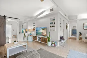 Entire Standalone Lido Beach Villa, 1.2k sf, 1 block to the beach - Image 3