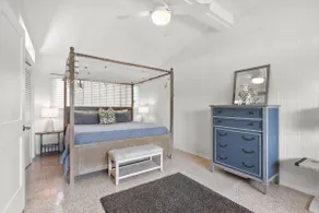 Entire Standalone Lido Beach Villa, 1.2k sf, 1 block to the beach - Image 5