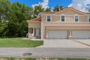 Beautiful 3 BR, 2.5 BA Duplex Villa 160 - Image 2