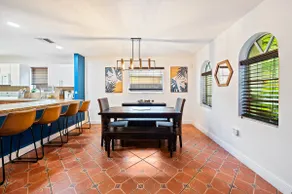 Grove Central 3Br+ Den Spanish House Patio BBQ - Image 3