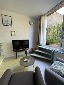 Bizienne house, 50 m from the ramparts, garden, Jacuzzi - Image 2
