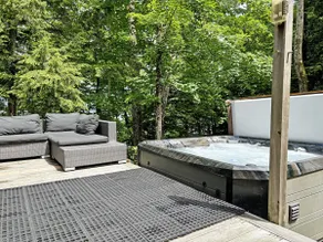 Luxurious Lakefront Villa 5BR Hot Tub - Image 3