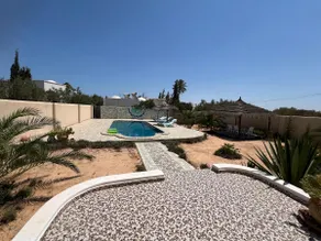 DAR ELYAS CHALET CON GRAN PISCINA PRIVADA sin frente CERCA DEL MAR! - Image 2
