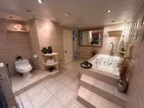 Bay View Apartment - Image 3
