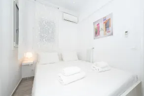 Spacious Modern Apt in Athens near Metro - Image 5