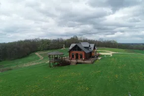 HighviewCountry Escape-log home-family farm w/view - Image 2
