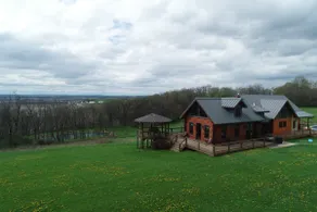 HighviewCountry Escape-log home-family farm w/view - Image 3