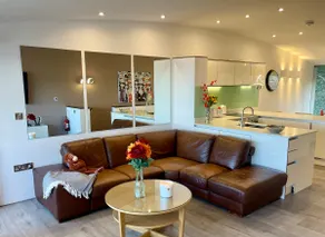 ”4 mins Bed 2 Beach” - Amazing views: 9 Oceanpoint - Image 2