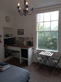Bright Ground Floor Studio Flat in Central Bath - Image 2