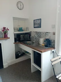Bright Ground Floor Studio Flat in Central Bath - Image 4