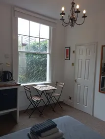 Bright Ground Floor Studio Flat in Central Bath - Image 5