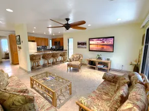 Private & Peaceful Unit in Lush, Tropical Complex - Image 5