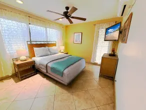 Private & Peaceful Unit in Lush, Tropical Complex - Image 2