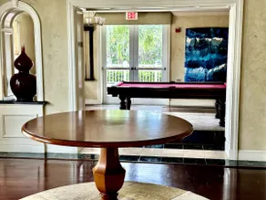 Luxurious Apartment close to the Beach & Downtown - Image 2