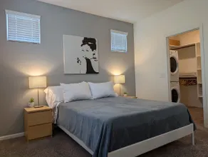 Private apartment, self check-in, driveway parking - Image 4
