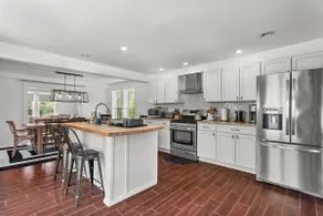 Cozy Farmhouse • Rural Views & Modern Kitchen - Image 3